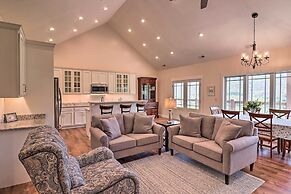 Mountain Refuge w/ View, 12 Mi to Asheville!