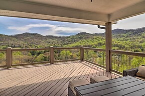 Mountain Refuge w/ View, 12 Mi to Asheville!