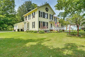 Spacious Victorian Home 1/4 Mi to Holiday Valley!