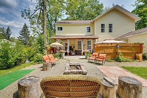 Spacious Victorian Home 1/4 Mi to Holiday Valley!