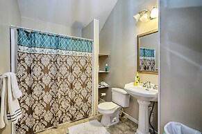 Spacious Victorian Home 1/4 Mi to Holiday Valley!