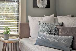 Fredericksburg Cottage w/ Grill - Walk to Main St!