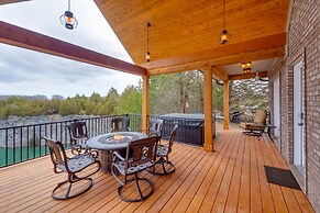 Tranquility Lake Getaway w/ Hot Tub on 27 Acres!