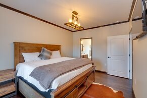 Tranquility Lake Getaway w/ Hot Tub on 27 Acres!