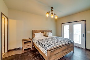 Tranquility Lake Getaway w/ Hot Tub on 27 Acres!