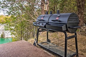 Tranquility Lake Getaway w/ Hot Tub on 27 Acres!