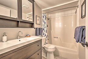 Modern Mountain Escape on Golf Course w/ Hot Tub!