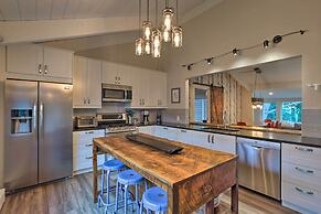 Modern Mountain Escape on Golf Course w/ Hot Tub!