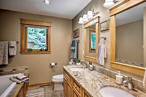 Private Retreat w/ Dock on Middle Eau Claire Lake!