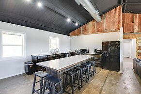 Spacious Palo Pinto Home: Private Dock & Pool