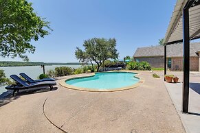 Spacious Palo Pinto Home: Private Dock & Pool