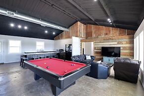 Spacious Palo Pinto Home: Private Dock & Pool