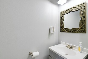 Spacious Palo Pinto Home: Private Dock & Pool