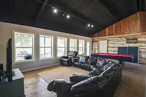 Spacious Palo Pinto Home: Private Dock & Pool