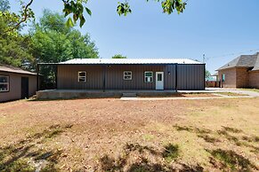 Spacious Palo Pinto Home: Private Dock & Pool