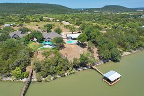 Spacious Palo Pinto Home: Private Dock & Pool
