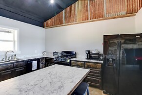 Spacious Palo Pinto Home: Private Dock & Pool