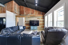 Spacious Palo Pinto Home: Private Dock & Pool