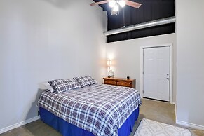 Spacious Palo Pinto Home: Private Dock & Pool