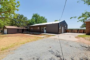 Spacious Palo Pinto Home: Private Dock & Pool