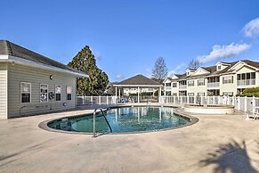 Golfers Paradise in Myrtle Beach w/ Balcony!