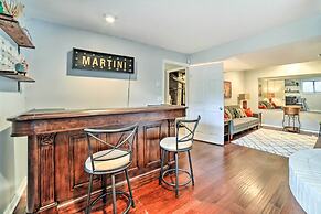 Pittsburgh Retreat w/ Deck ~ 4 Mi to Dtwn!