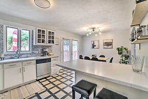 Pittsburgh Retreat w/ Deck ~ 4 Mi to Dtwn!