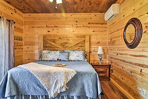 2 Mi to Lake Hamilton: Hot Springs Cabin Rental!