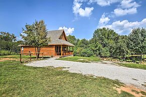 2 Mi to Lake Hamilton: Hot Springs Cabin Rental!