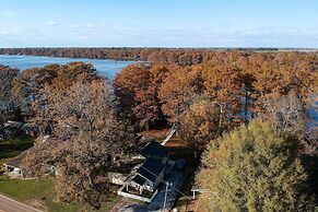 Ferriday Lakehouse w/ Private Dock, Deck, & Yard!