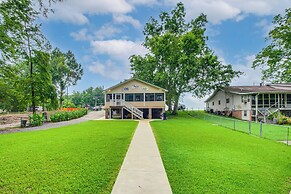 Ferriday Lakehouse w/ Private Dock, Deck, & Yard!