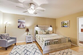 Ferriday Lakehouse w/ Private Dock, Deck, & Yard!