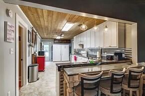 Ferriday Lakehouse w/ Private Dock, Deck, & Yard!