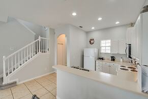 Pool & Lanai: Davenport Home 12 Mi to Disney