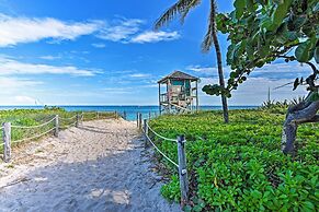 1 Block to Deerfield Beach: Studio w/ Fire Pit!