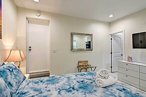 1 Block to Deerfield Beach: Studio w/ Fire Pit!