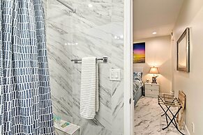 1 Block to Deerfield Beach: Studio w/ Fire Pit!