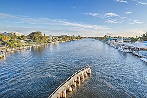 1 Block to Deerfield Beach: Studio w/ Fire Pit!