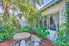 1 Block to Deerfield Beach: Studio w/ Fire Pit!