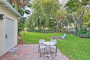 1 Block to Deerfield Beach: Studio w/ Fire Pit!