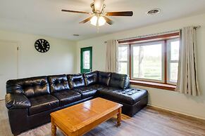 Harrisonburg Family Home w/ Deck, 4 Mi to Downtown