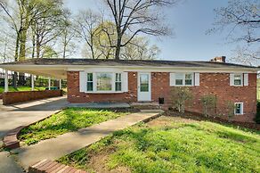 Harrisonburg Family Home w/ Deck, 4 Mi to Downtown