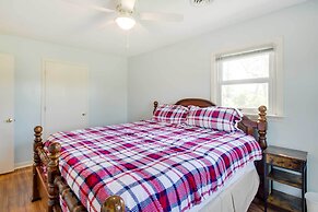 Harrisonburg Family Home w/ Deck, 4 Mi to Downtown