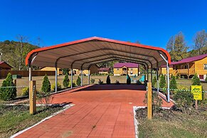 5 Mi to Dtwn: Bryson City Cabin w/ Resort Perks!