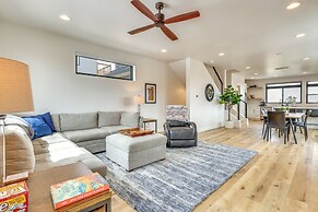 Sleek Fraser Townhome < 8 Mi to Winter Park!