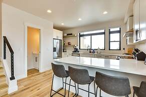 Sleek Fraser Townhome < 8 Mi to Winter Park!