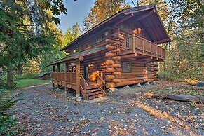 Riverfront Gold Bar Log Cabin Near Stevens Pass!