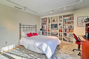 Peaceful Goshen Cottage w/ Screened Porch & Views!