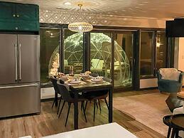 Luxury Spa Retreat: Private Courtyard & More!