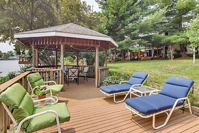 Waterfront Monticello Home w/ Fire Pit & Deck!